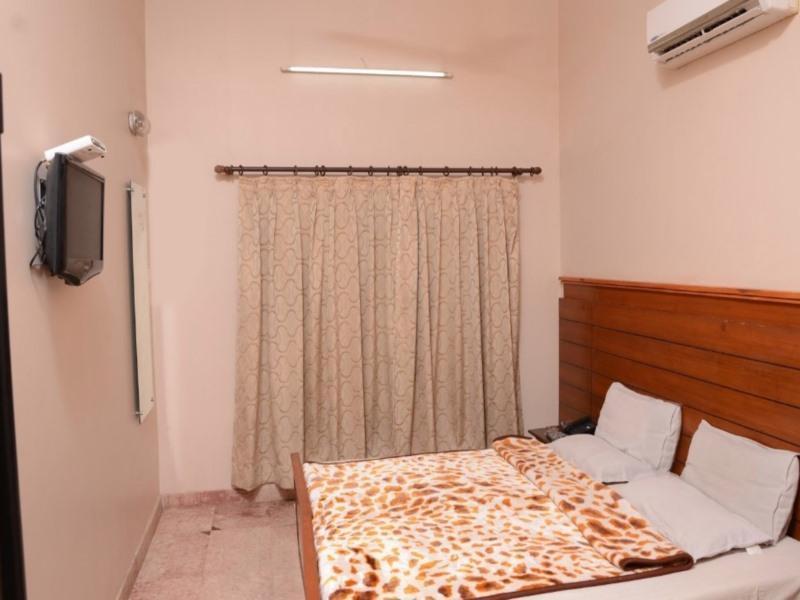 Capital O 10953 Dayal Lodge - A Boutique Hotel アーグラ エクステリア 写真